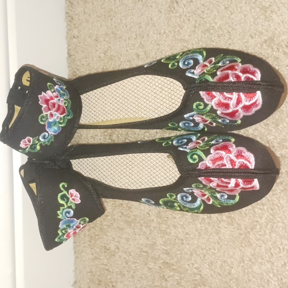 Black thick strap Embroidered Wedge